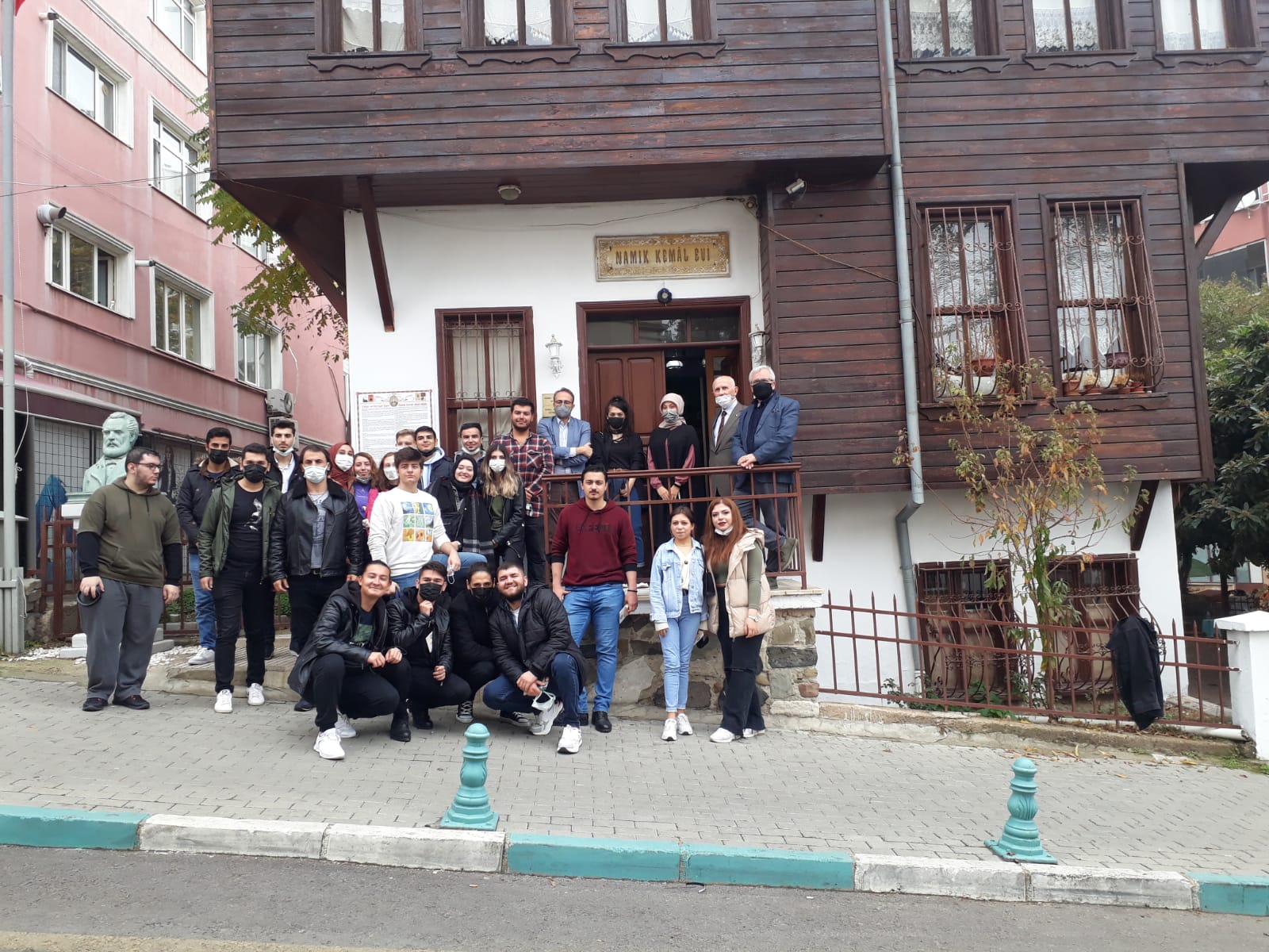 Süleymanpaşa Belediyesinden üniversitelilere şehir turu