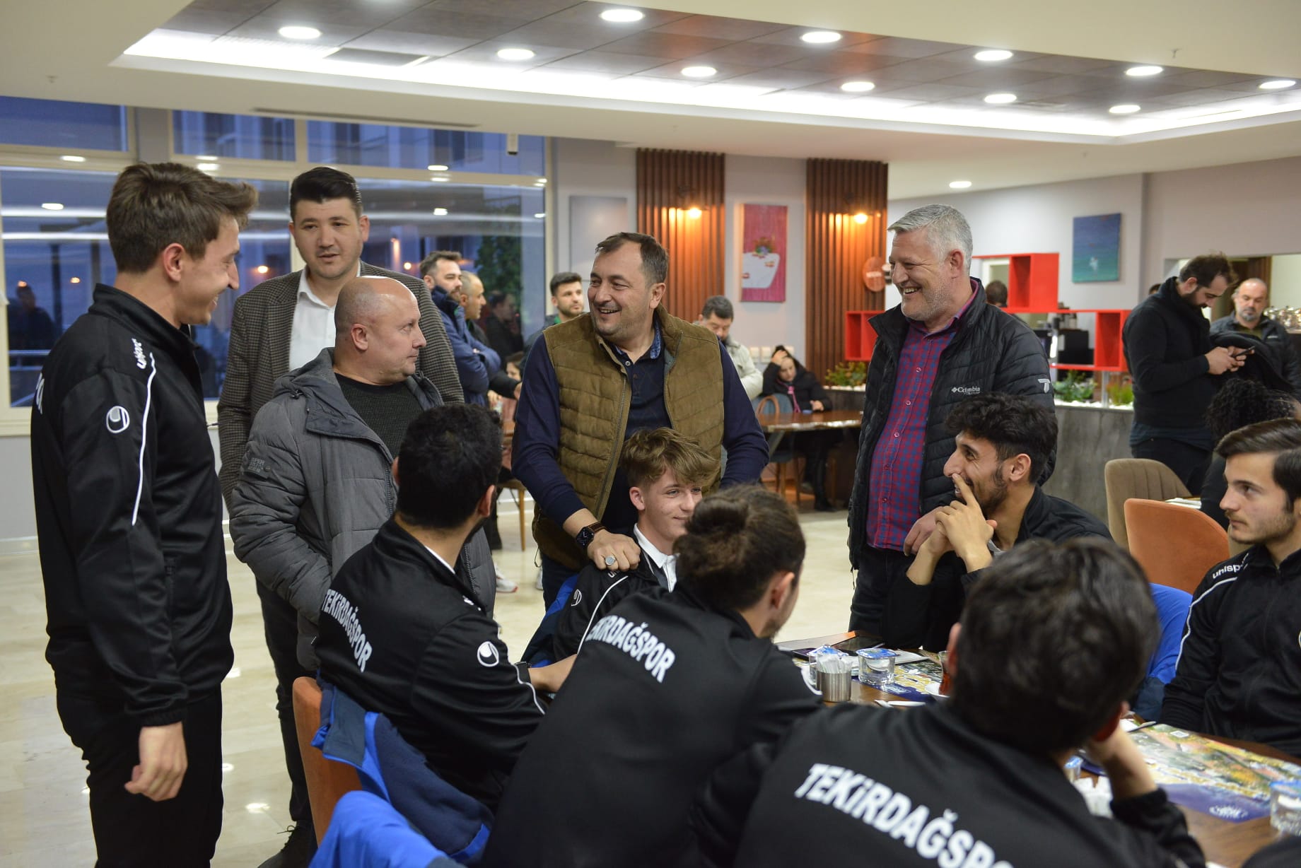 Başkan Yüksel Tekirdağsporlu futbolcularla buluştu