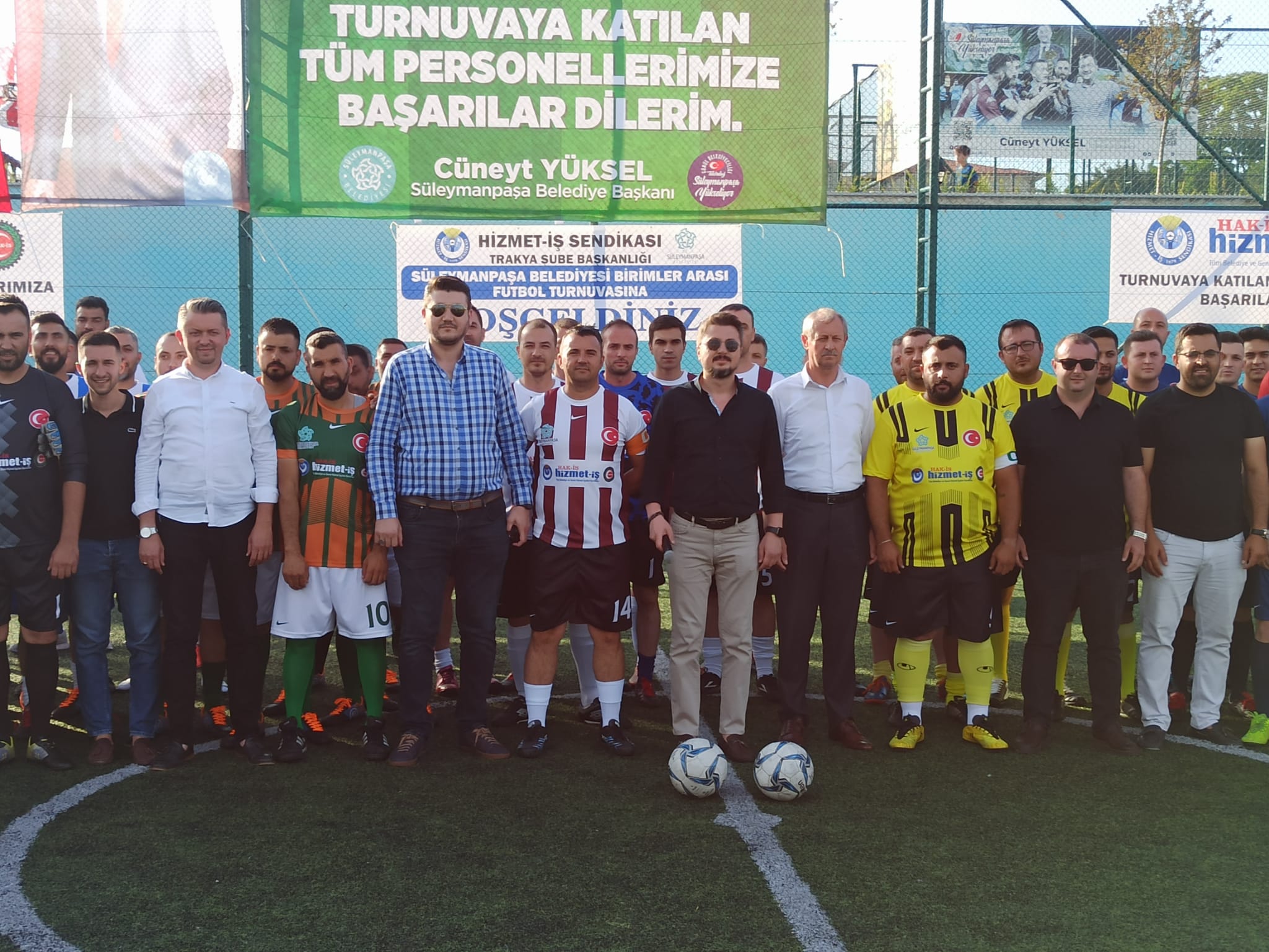 Süleymanpaşa Belediyesi çalışanları Hizmet İş Sendikası Halı Saha Turnuvası başladı
