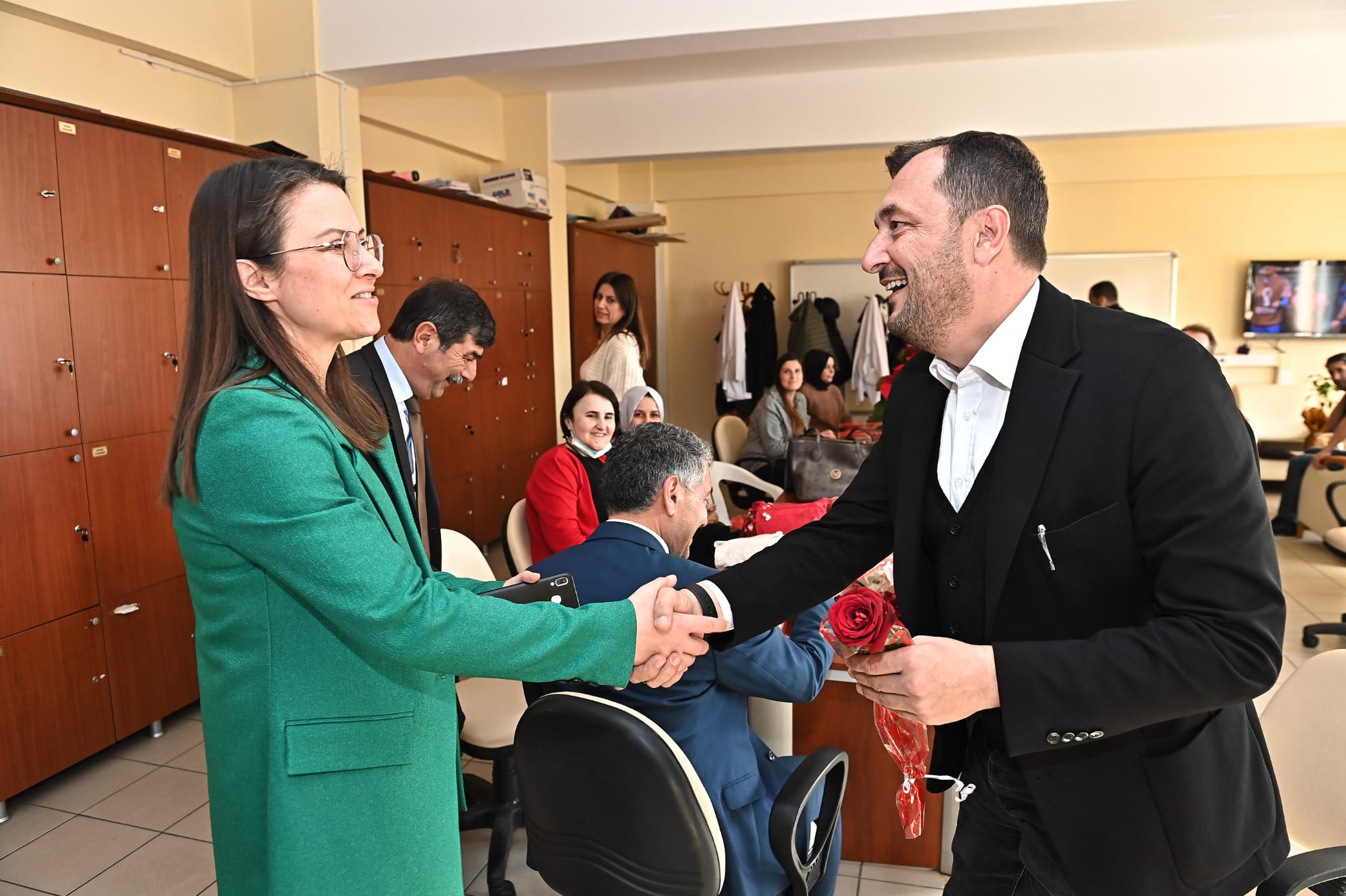 Süleymanpaşa Belediyesinden öğretmenlere 24 Kasım sürprizi