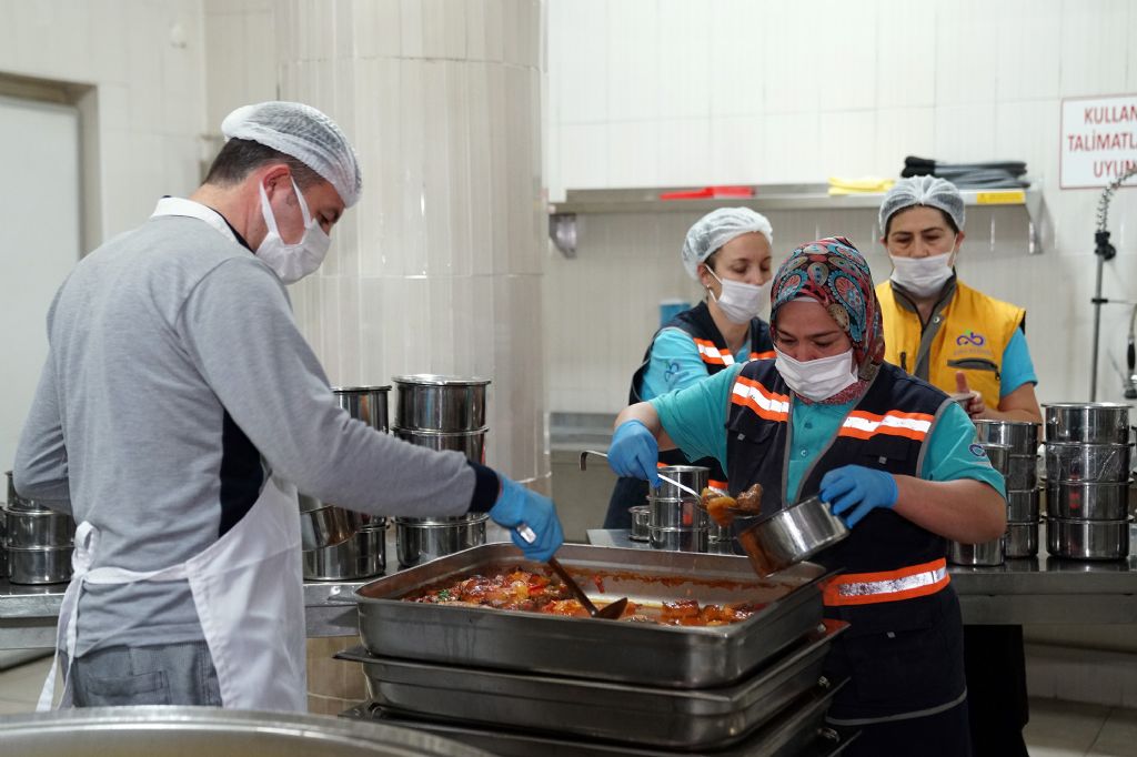 Çorlu Belediyesi 2 Milyon Öğün Yemeği Sofralara Ulaştırdı